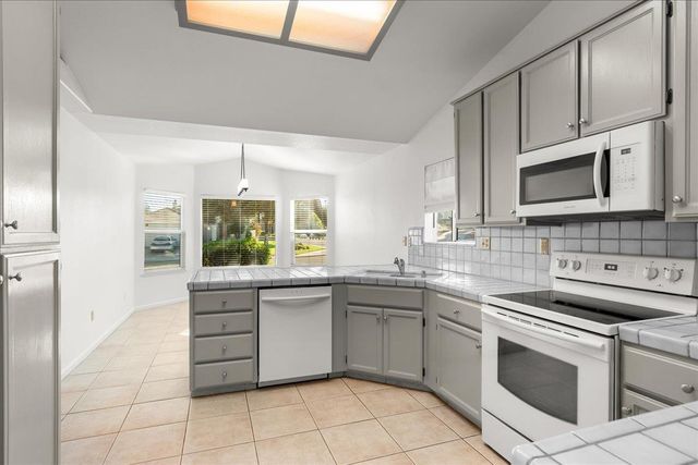 505 County Court, Ripon, CA 95366