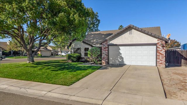 505 County Court, Ripon, CA 95366