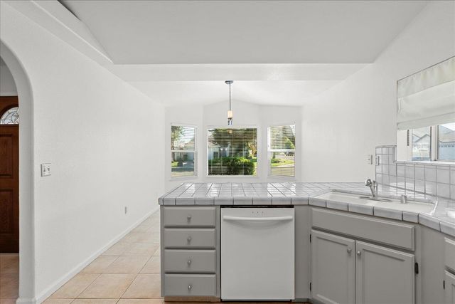 505 County Court, Ripon, CA 95366