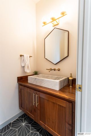 1147 Leavenworth Street, Omaha, NE 68102