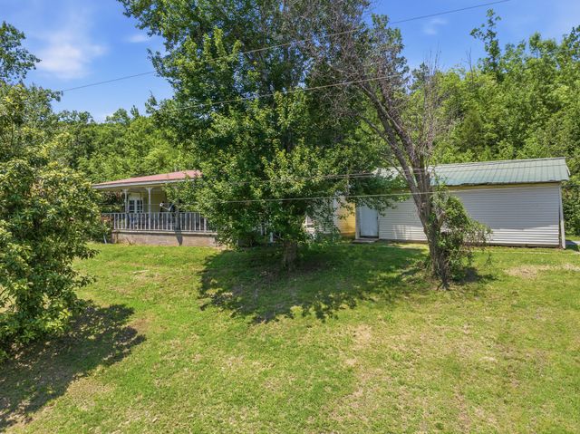 14318 Highway 438, W, Linden, TN 37096