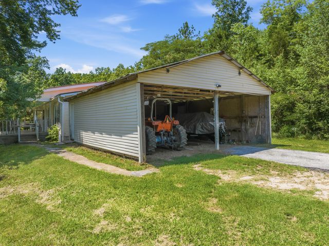 14318 Highway 438, W, Linden, TN 37096