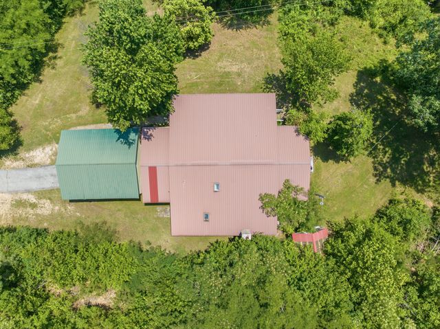 14318 Highway 438, W, Linden, TN 37096