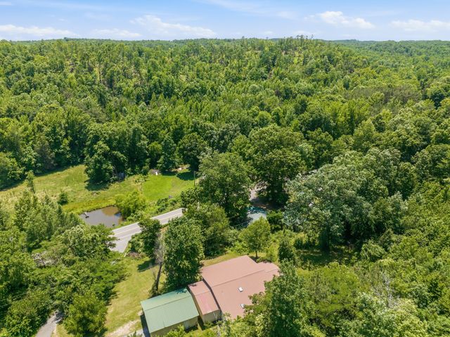 14318 Highway 438, W, Linden, TN 37096