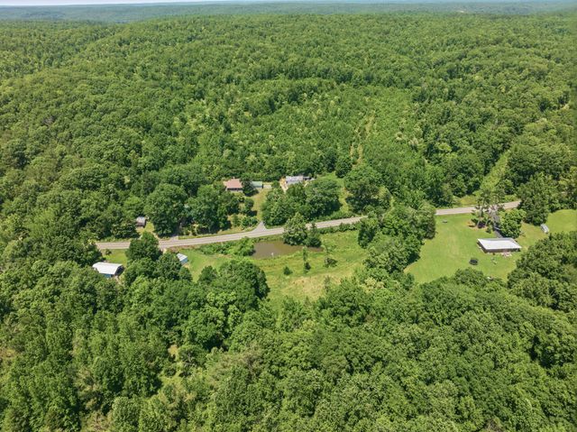 14318 Highway 438, W, Linden, TN 37096