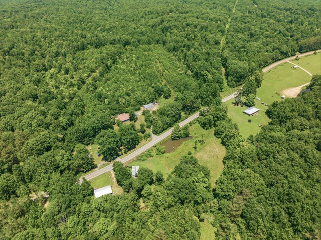 14318 Highway 438, W, Linden, TN 37096
