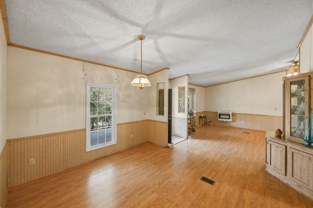14318 Highway 438, W, Linden, TN 37096