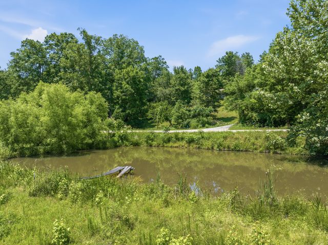 14318 Highway 438, W, Linden, TN 37096