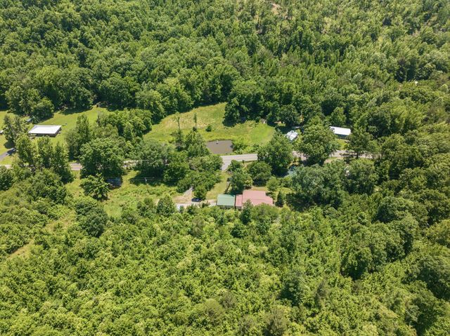 14318 Highway 438, W, Linden, TN 37096