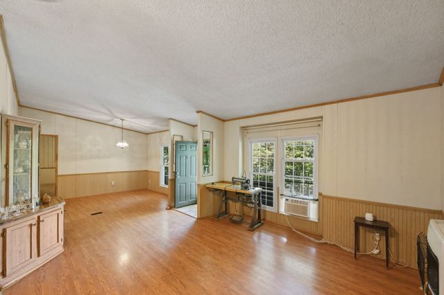 14318 Highway 438, W, Linden, TN 37096