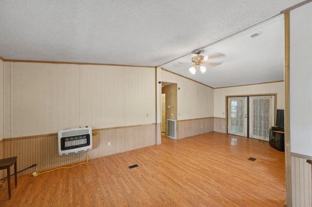 14318 Highway 438, W, Linden, TN 37096