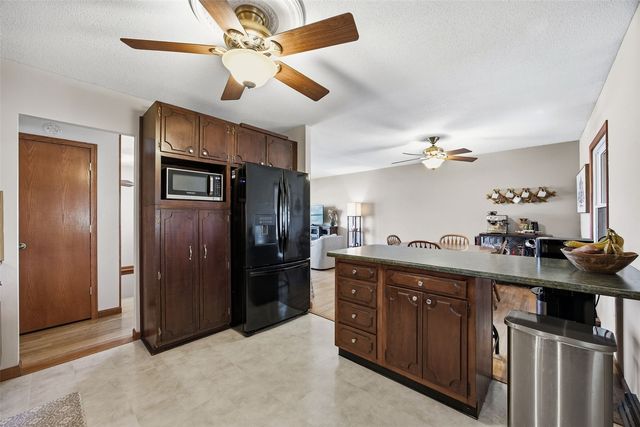 5769 Langdon Ave SW, Cedar Rapids, IA 52404