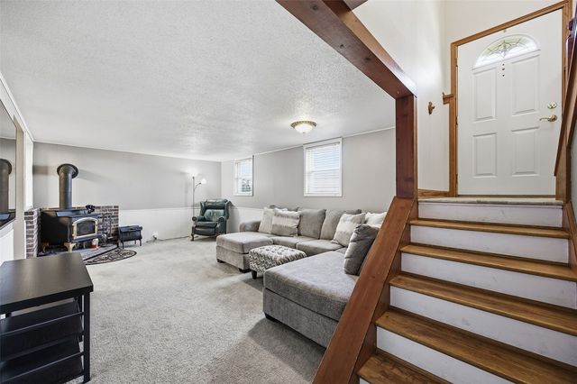 5769 Langdon Ave SW, Cedar Rapids, IA 52404