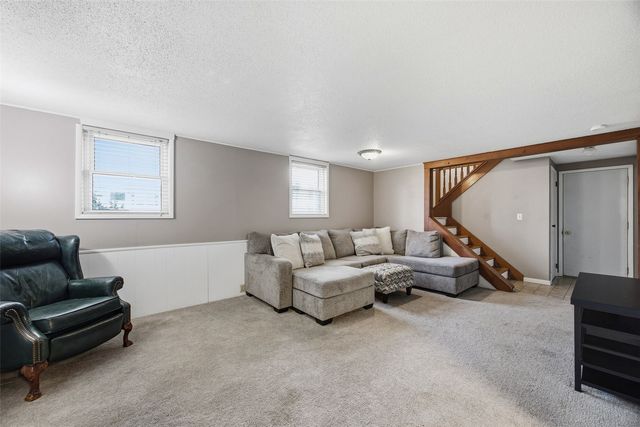 5769 Langdon Ave SW, Cedar Rapids, IA 52404