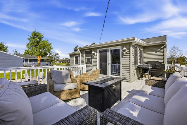 5769 Langdon Ave SW, Cedar Rapids, IA 52404