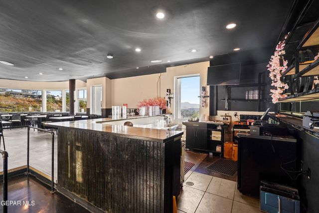 4201 Camelot Heights Drive, El Paso, TX 79912