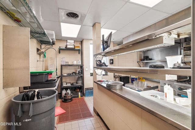 4201 Camelot Heights Drive, El Paso, TX 79912