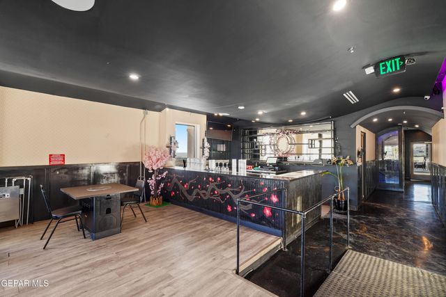 4201 Camelot Heights Drive, El Paso, TX 79912