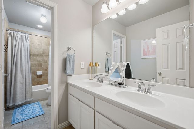 8312 Victoria Lane, Lantana, TX 76226