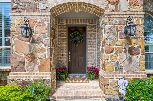 8312 Victoria Lane, Lantana, TX 76226