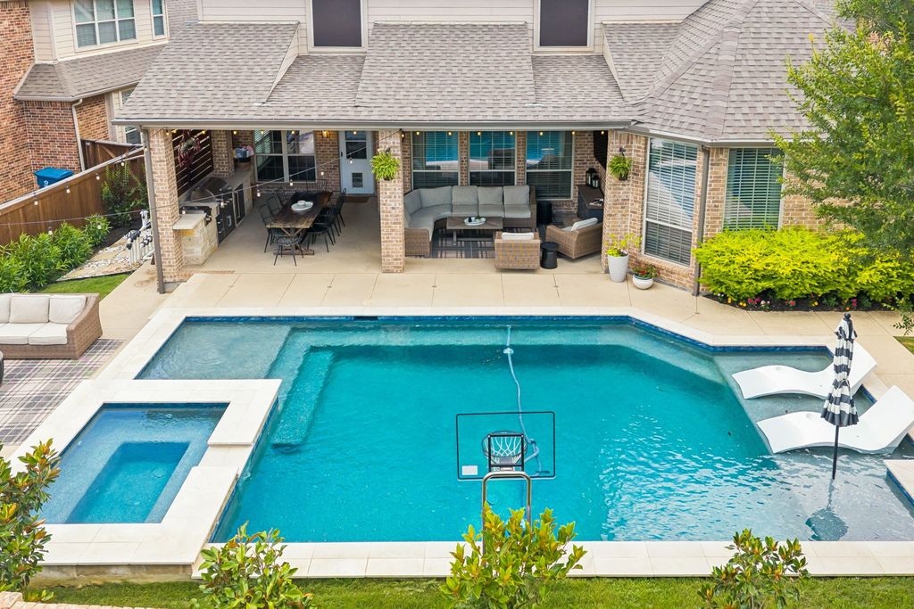 8312 Victoria Lane, Lantana, TX 76226