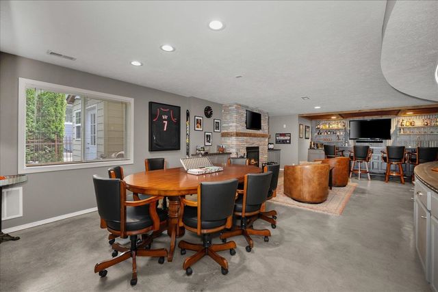 115 E Meadowlane Dr, Spokane, WA 99224