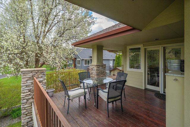 115 E Meadowlane Dr, Spokane, WA 99224