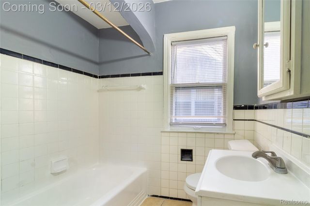 15870 Lesure Street, Detroit, MI 48227