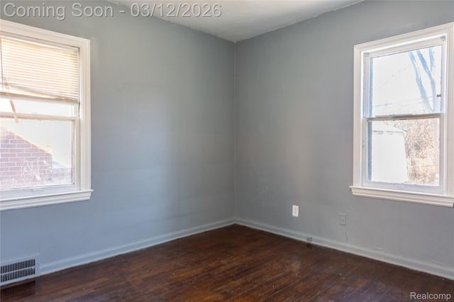 15870 Lesure Street, Detroit, MI 48227