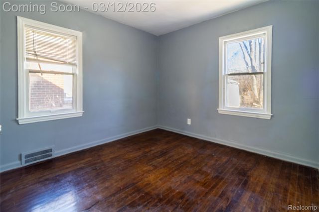 15870 Lesure Street, Detroit, MI 48227