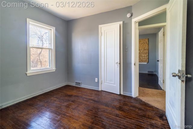 15870 Lesure Street, Detroit, MI 48227