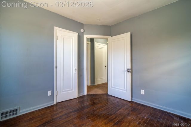 15870 Lesure Street, Detroit, MI 48227