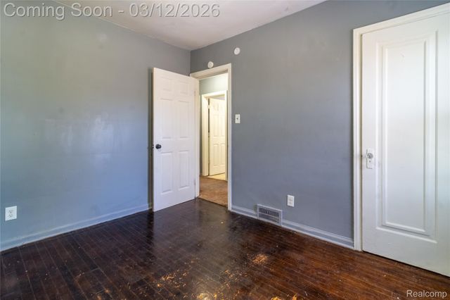 15870 Lesure Street, Detroit, MI 48227