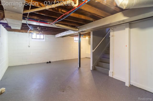 15870 Lesure Street, Detroit, MI 48227