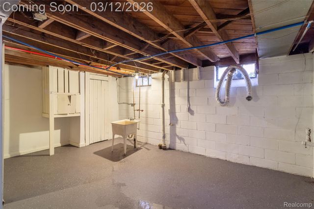 15870 Lesure Street, Detroit, MI 48227