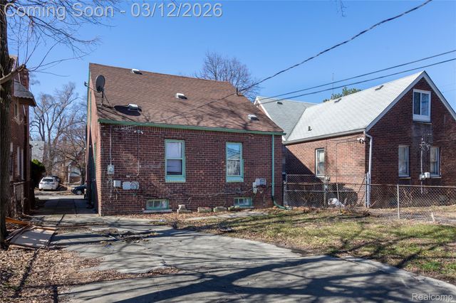 15870 Lesure Street, Detroit, MI 48227