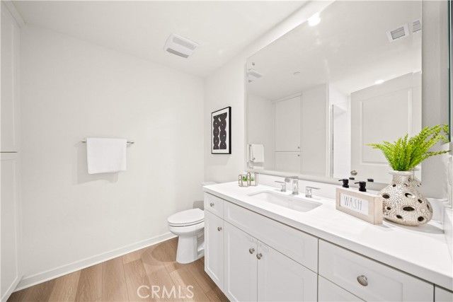 136 Newburry, Irvine, CA 92618