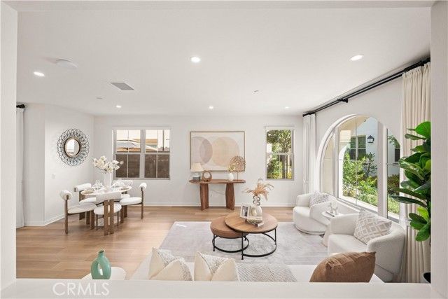 136 Newburry, Irvine, CA 92618