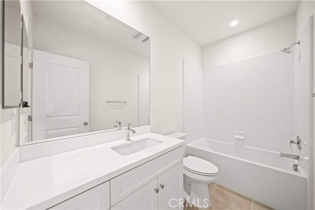 136 Newburry, Irvine, CA 92618