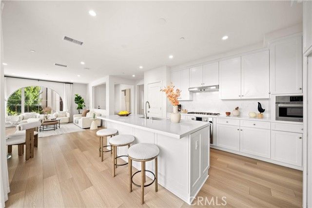 136 Newburry, Irvine, CA 92618