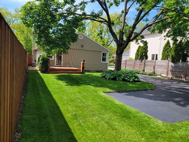 229 Fuller Road, Hinsdale, IL 60521