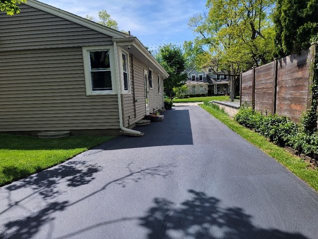 229 Fuller Road, Hinsdale, IL 60521