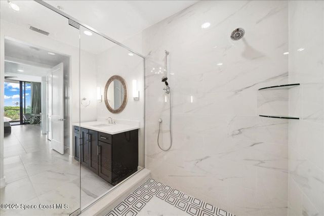 3031 Hafen Lane 306, Melbourne Beach, FL 32951
