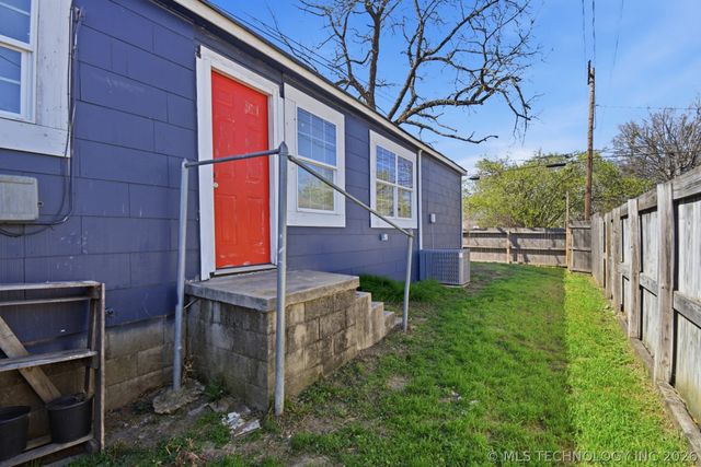 1633 E 10th Street, Tulsa, OK 74120