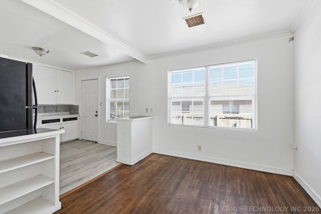 1633 E 10th Street, Tulsa, OK 74120