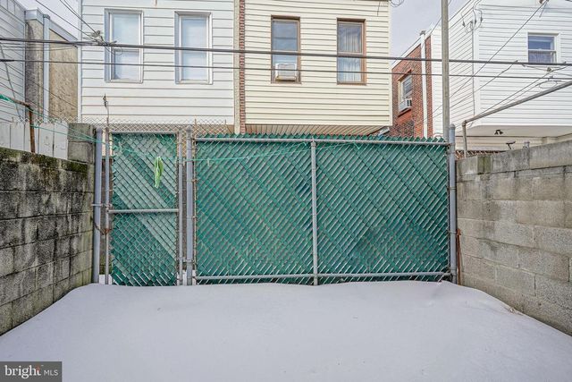 2522 S WARNOCK ST, Philadelphia, PA 19148