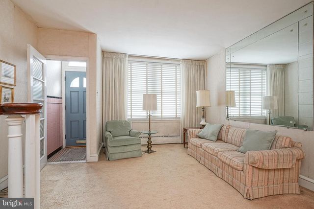 2522 S WARNOCK ST, Philadelphia, PA 19148