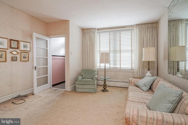 2522 S WARNOCK ST, Philadelphia, PA 19148