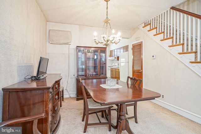 2522 S WARNOCK ST, Philadelphia, PA 19148