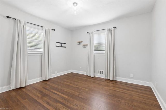 200 Peachwood LN, Virginia Beach, VA 23452